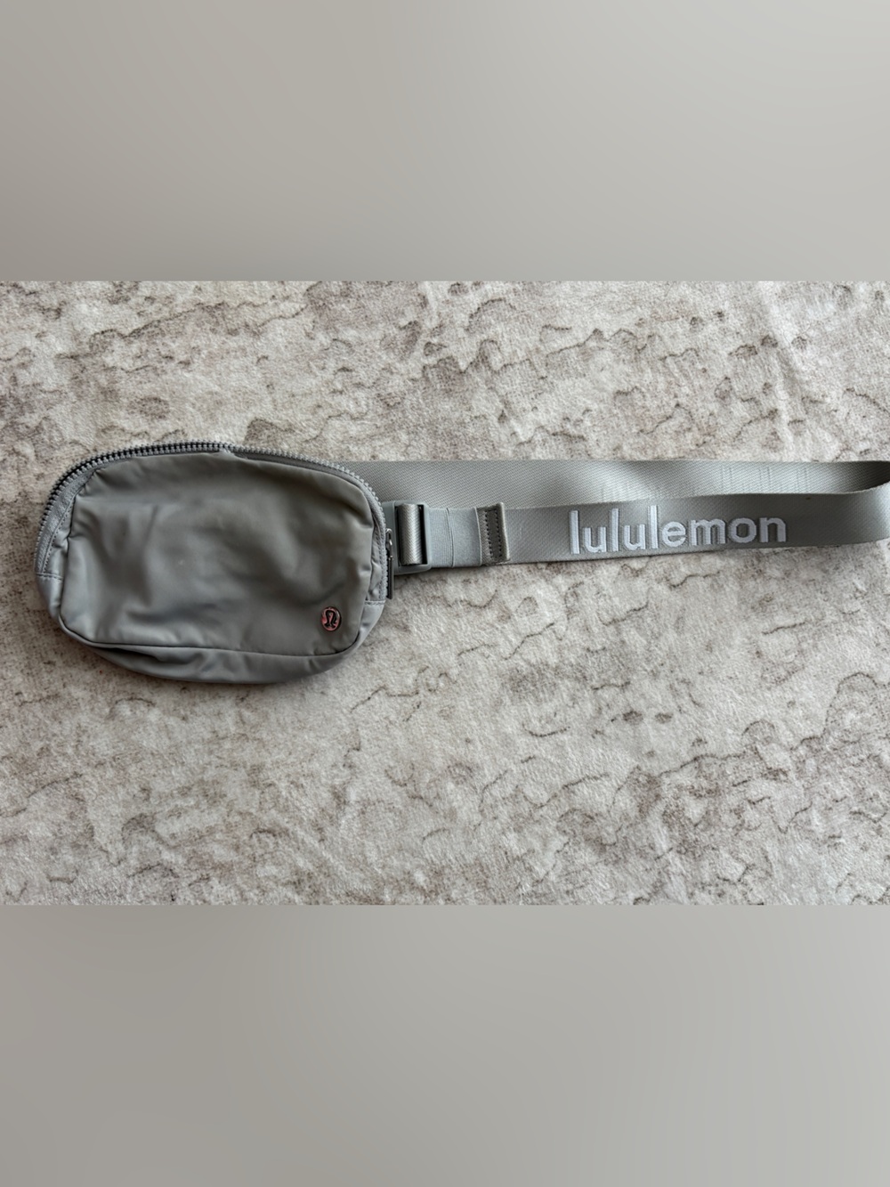 lululemon athletica Men's Gray Belt Bag with Logo Strap